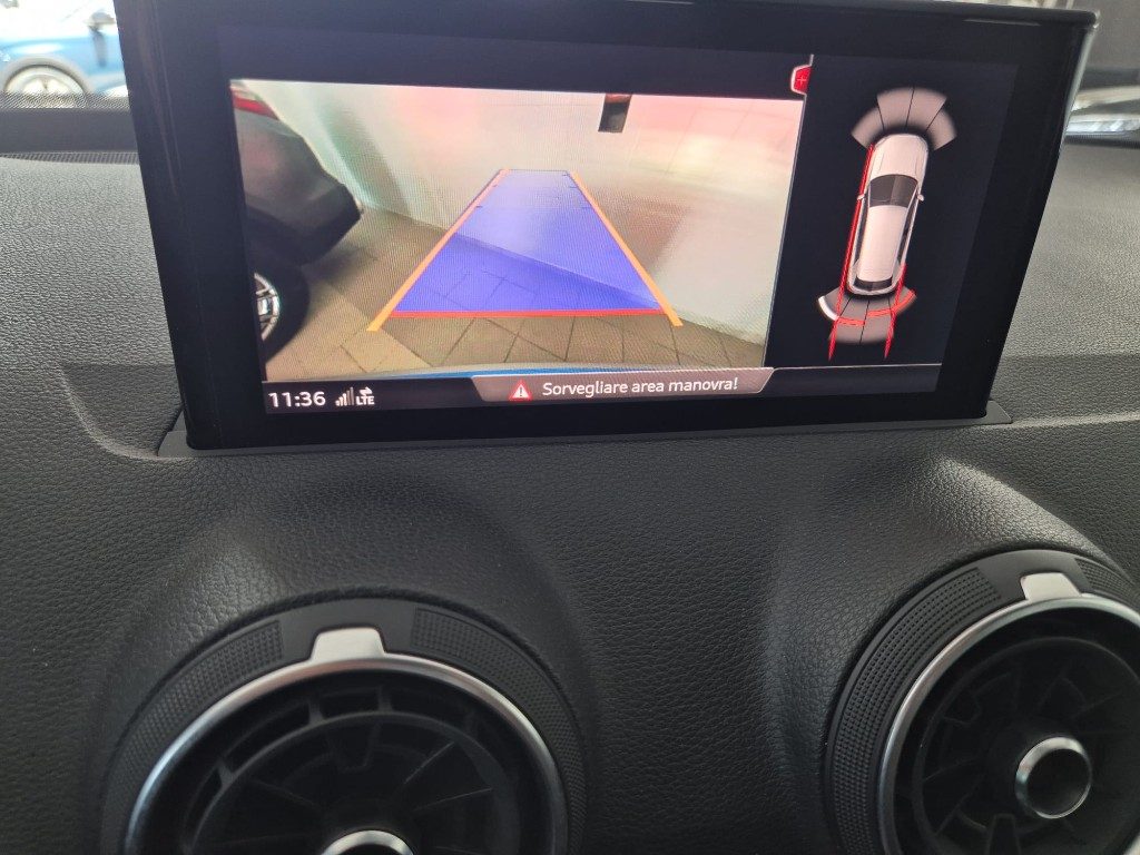 AUDI Q2 30 TDI S line Edition - 14