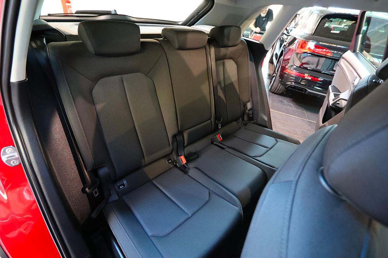 AUDI Q3 35 TDI S-Tronic Business - 19