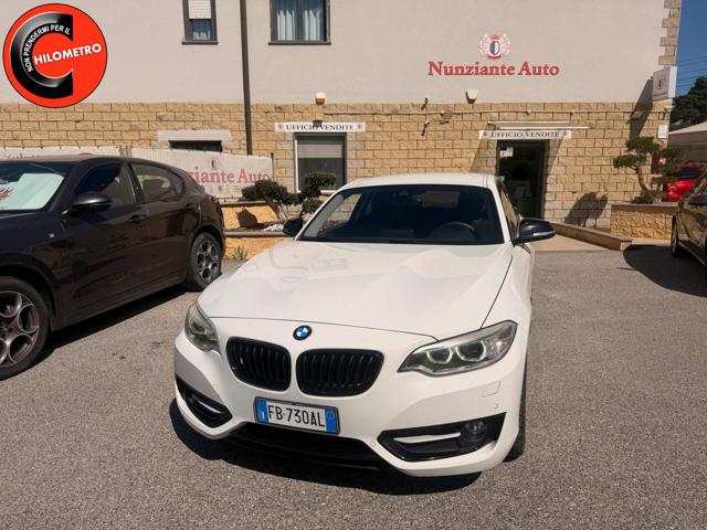 BMW 220 Bianco pastello