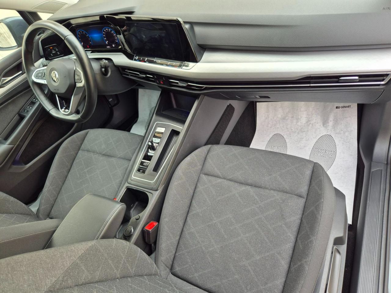 VOLKSWAGEN Golf 1.0 eTSI EVO DSG Life - 18
