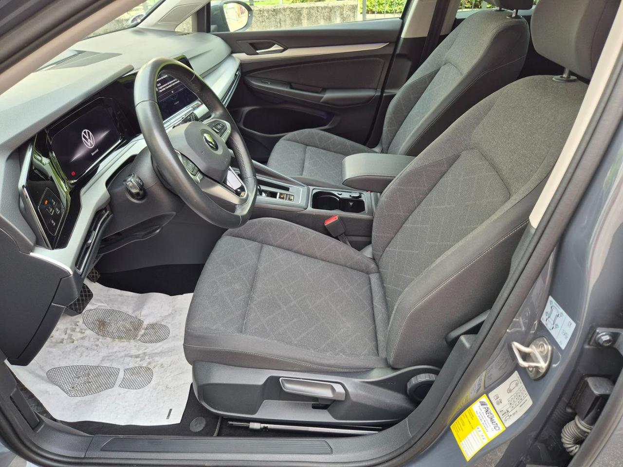VOLKSWAGEN Golf 1.0 eTSI EVO DSG Life - 9