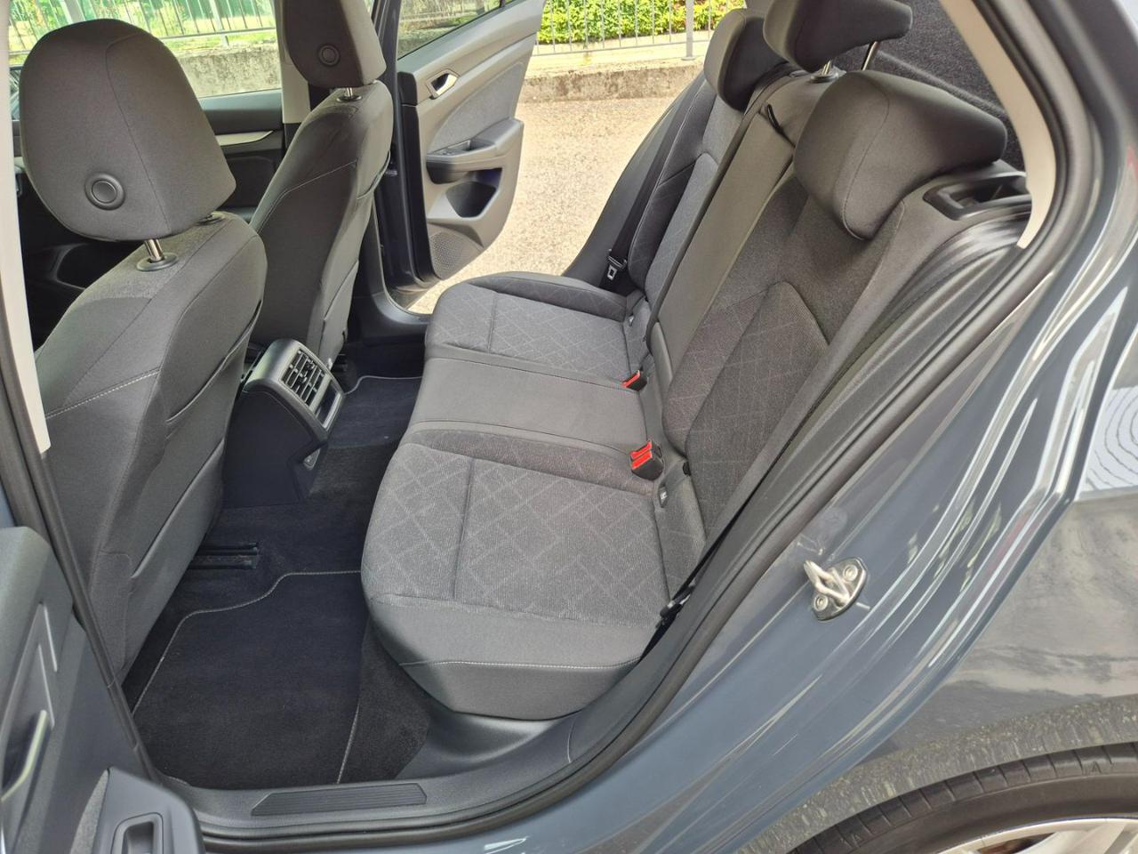 VOLKSWAGEN Golf 1.0 eTSI EVO DSG Life - 14