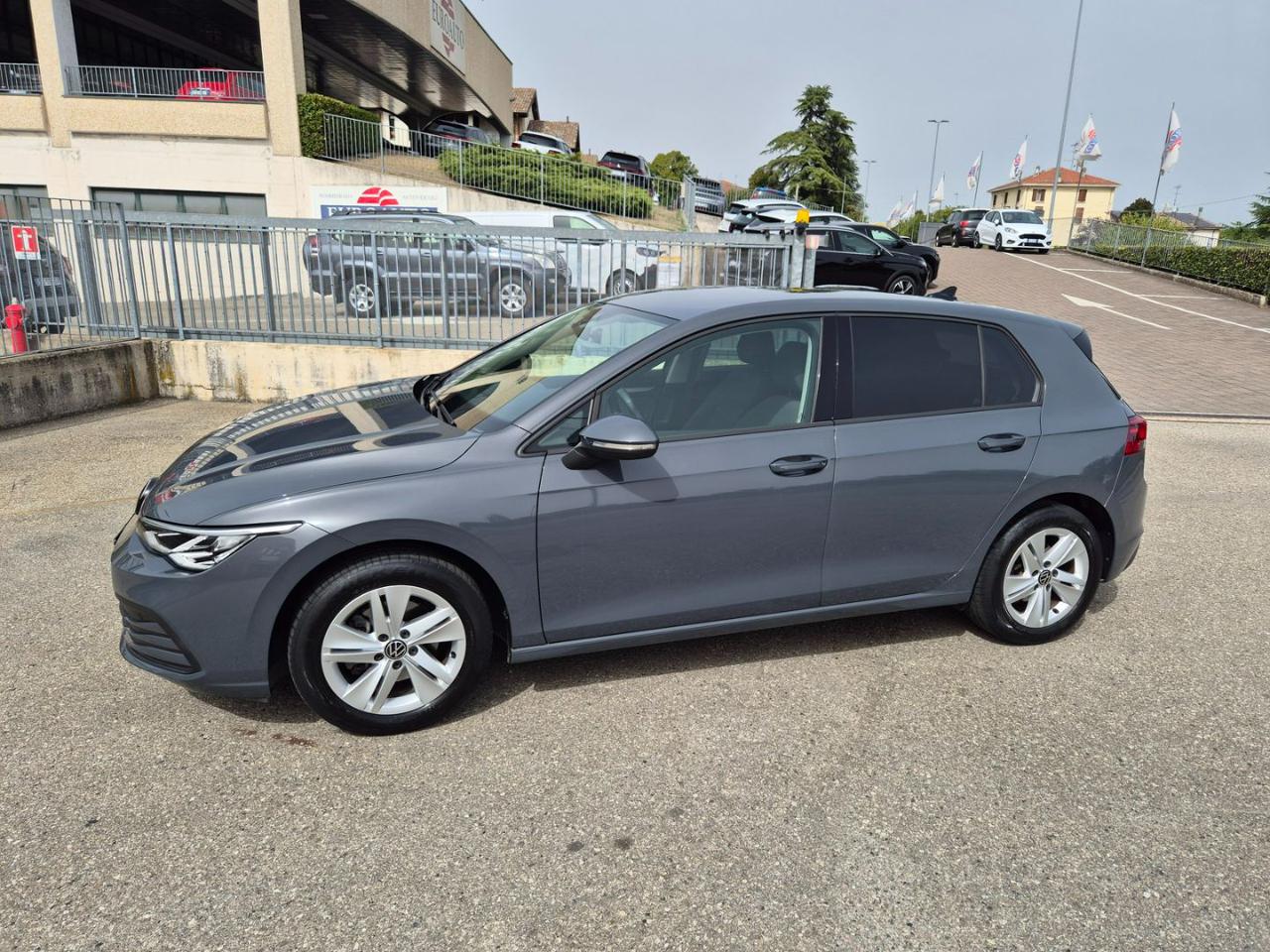 VOLKSWAGEN Golf 1.0 eTSI EVO DSG Life - 3