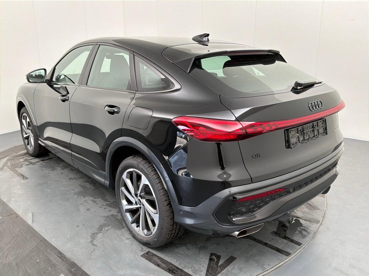 AUDI Q5 SPB e-hybrid 220 kW S tronic quattro S Line Editio - 5