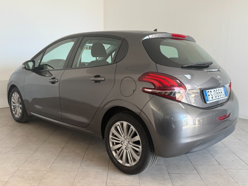 PEUGEOT 208 1° serie PureTech 82 5 porte Active - 4