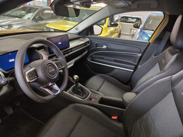 JEEP Avenger — foto 24 di 28