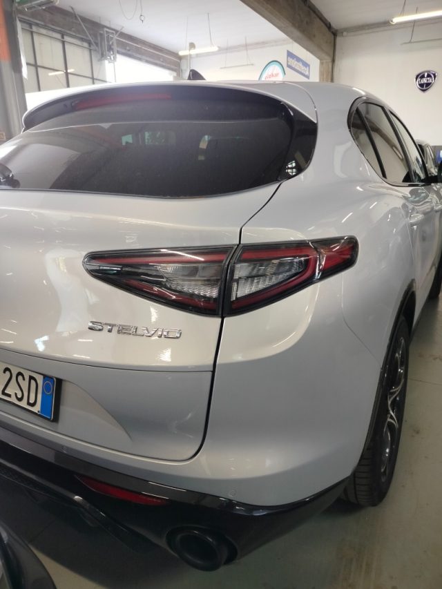 ALFA ROMEO Stelvio — foto 12 di 31