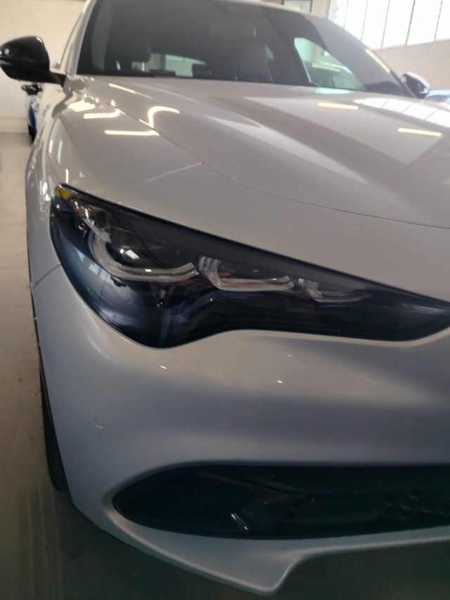 ALFA ROMEO Stelvio — foto 14 di 31