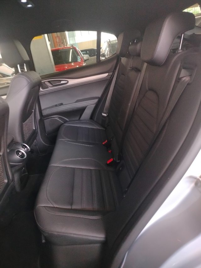 ALFA ROMEO Stelvio — foto 15 di 31