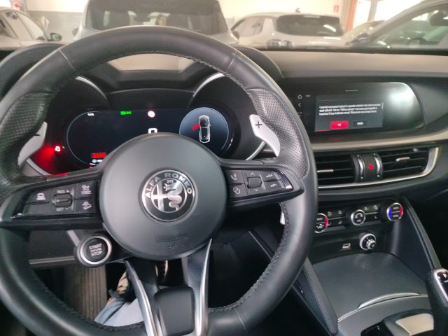ALFA ROMEO Stelvio — foto 28 di 31