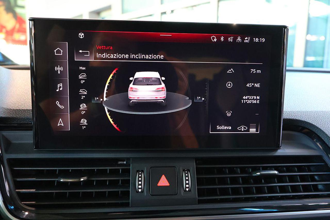 AUDI Q5 40 TDI Quattro S-Tronic Identity Black - 29