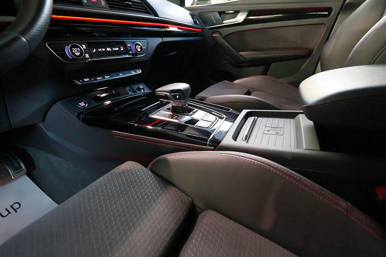 AUDI Q5 40 TDI Quattro S-Tronic Identity Black - 41