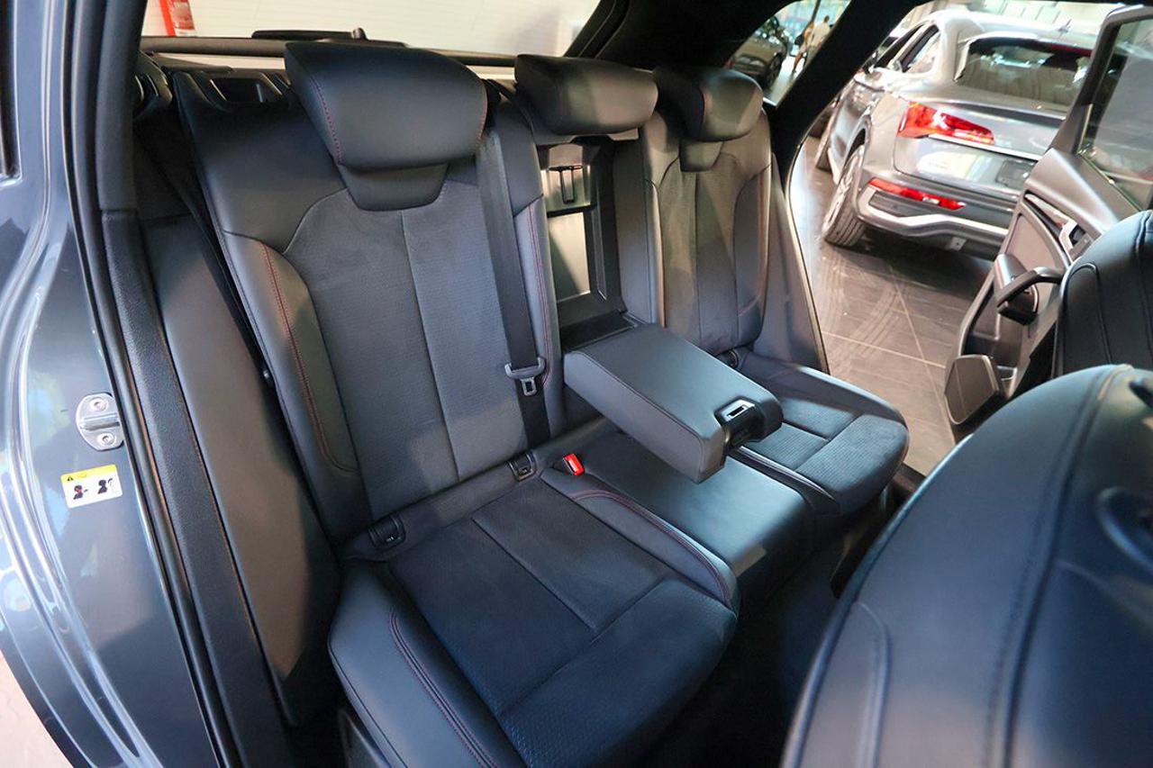 AUDI Q5 40 TDI Quattro S-Tronic Identity Black - 20