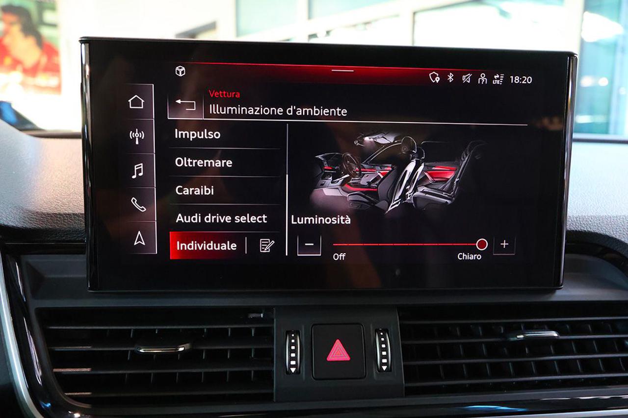 AUDI Q5 40 TDI Quattro S-Tronic Identity Black - 30