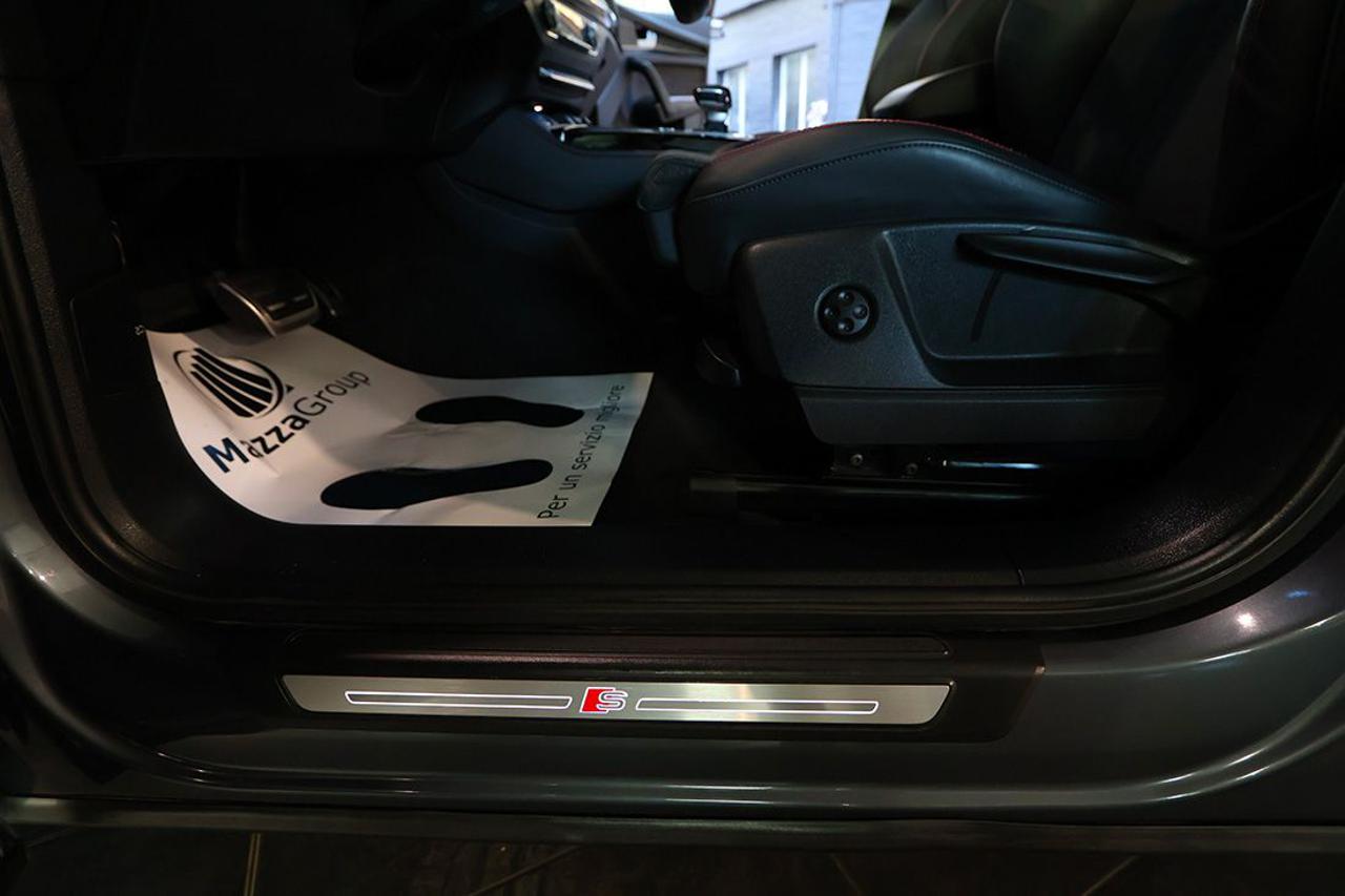 AUDI Q5 40 TDI Quattro S-Tronic Identity Black - 47