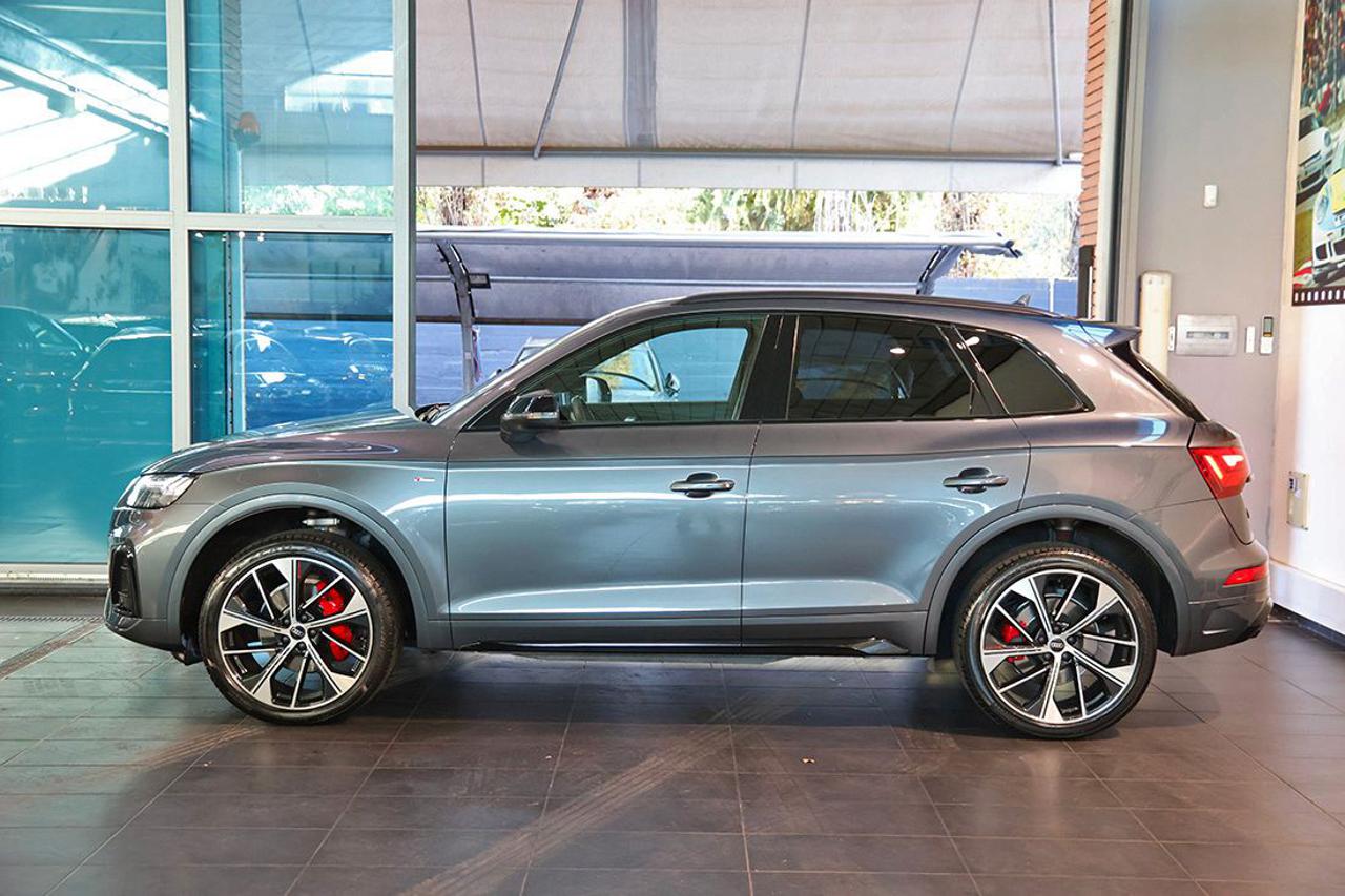 AUDI Q5 40 TDI Quattro S-Tronic Identity Black - 3
