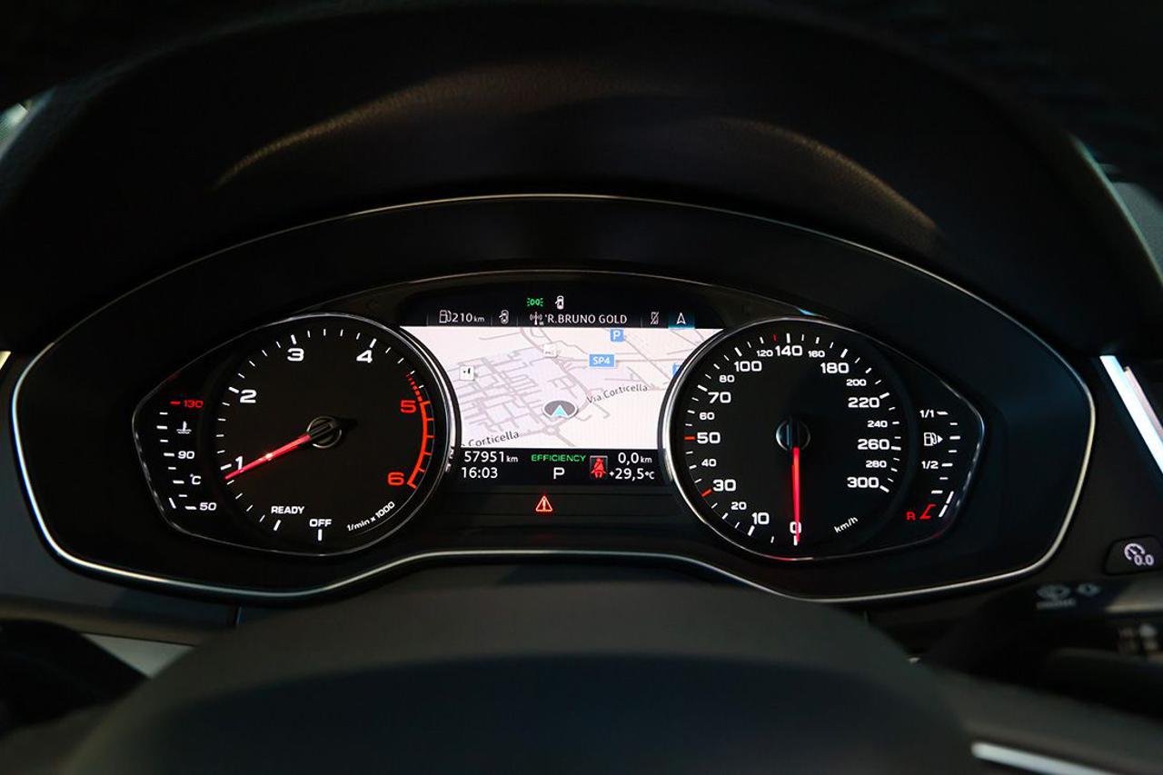 AUDI Q5 40 TDI Quattro S-Tronic Business - 29