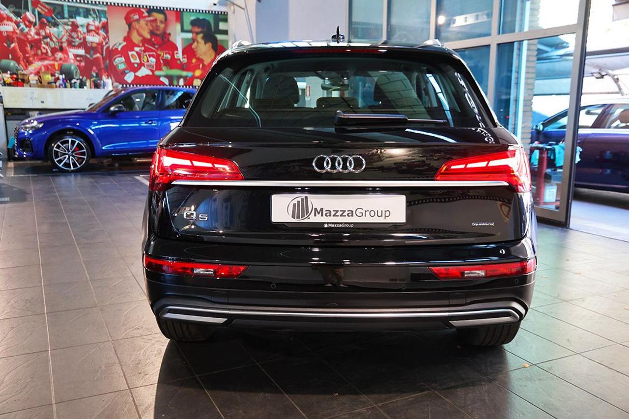AUDI Q5 40 TDI Quattro S-Tronic Business - 8