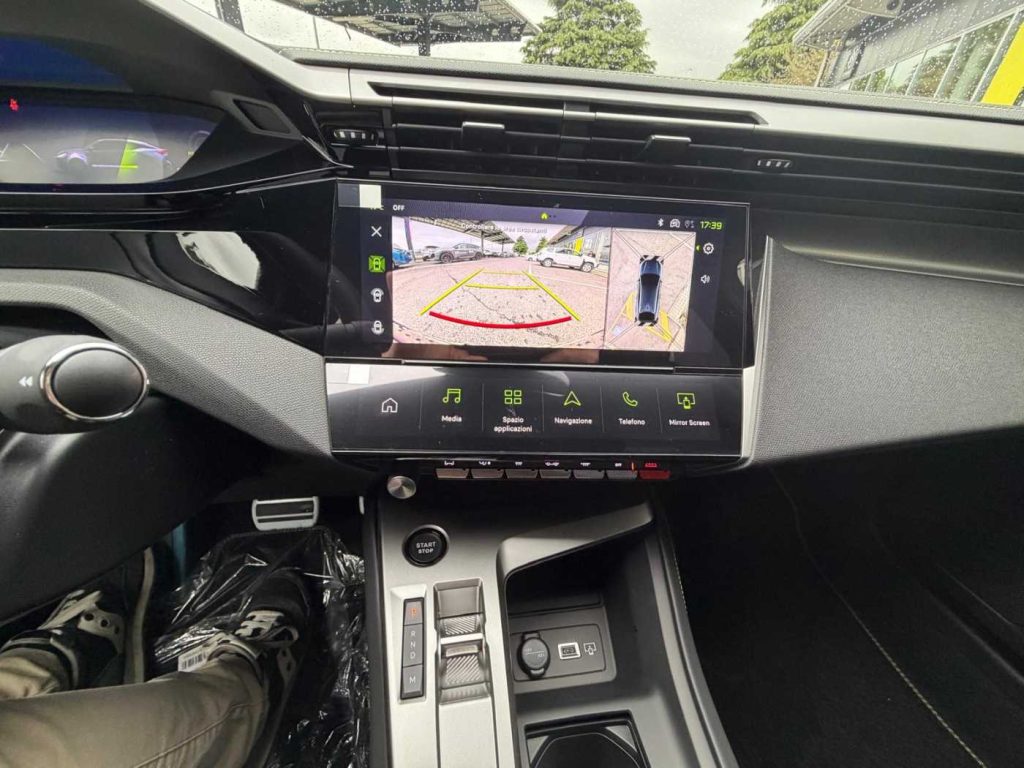 PEUGEOT 408 Hybrid 145 e-DCS6 GT - 13