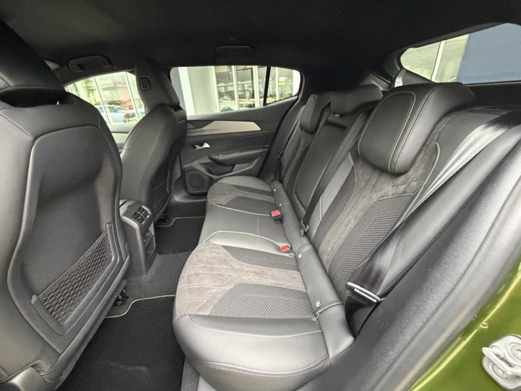 PEUGEOT 408 Hybrid 145 e-DCS6 GT - 10