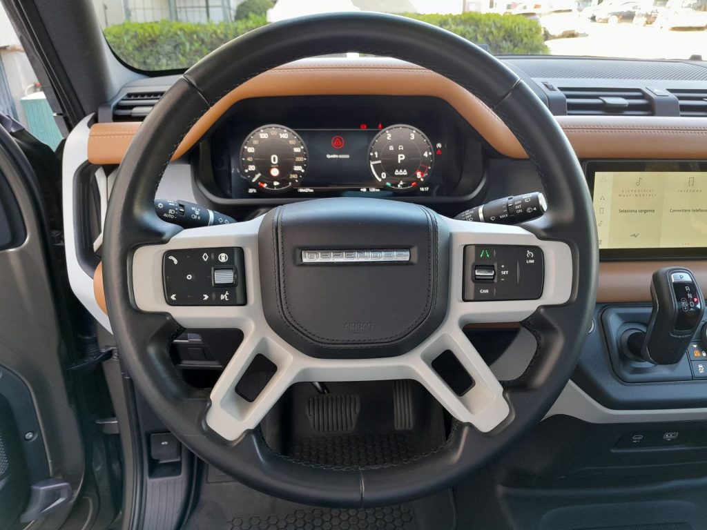 LAND ROVER Defender 3.0D I6 200 110 X-Dynamic SE AWD auto. IVA ESPOSTA - 11