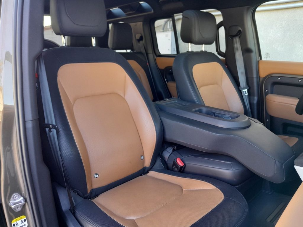 LAND ROVER Defender 3.0D I6 250 110 X-Dynamic SE AWD auto. - 21