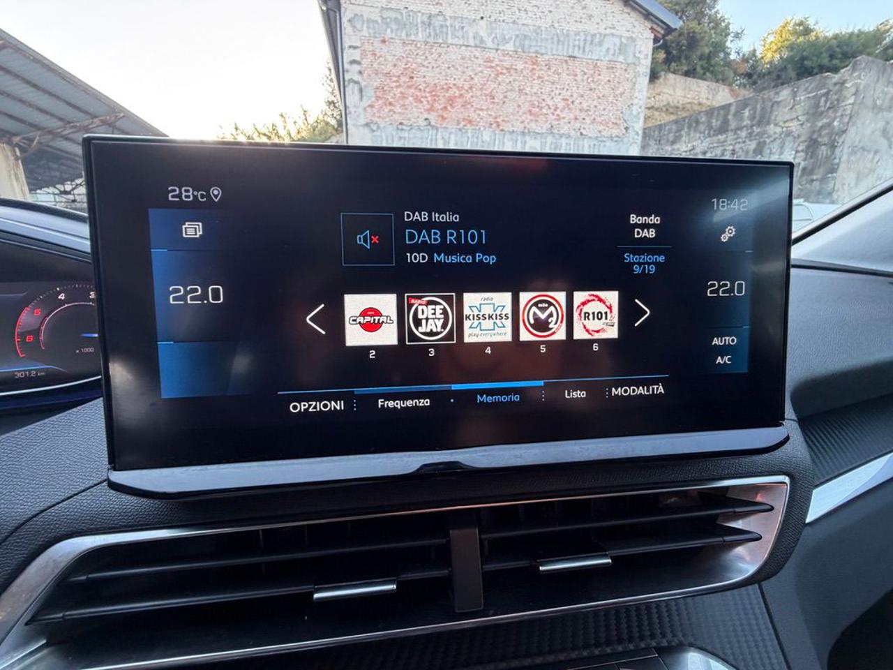 PEUGEOT 3008 BlueHDi 130 S&S EAT8 Allure Pack - 22