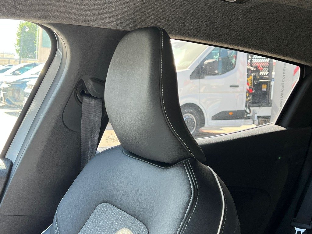 RENAULT Clio TCe 100 CV GPL 5 porte Techno - 23