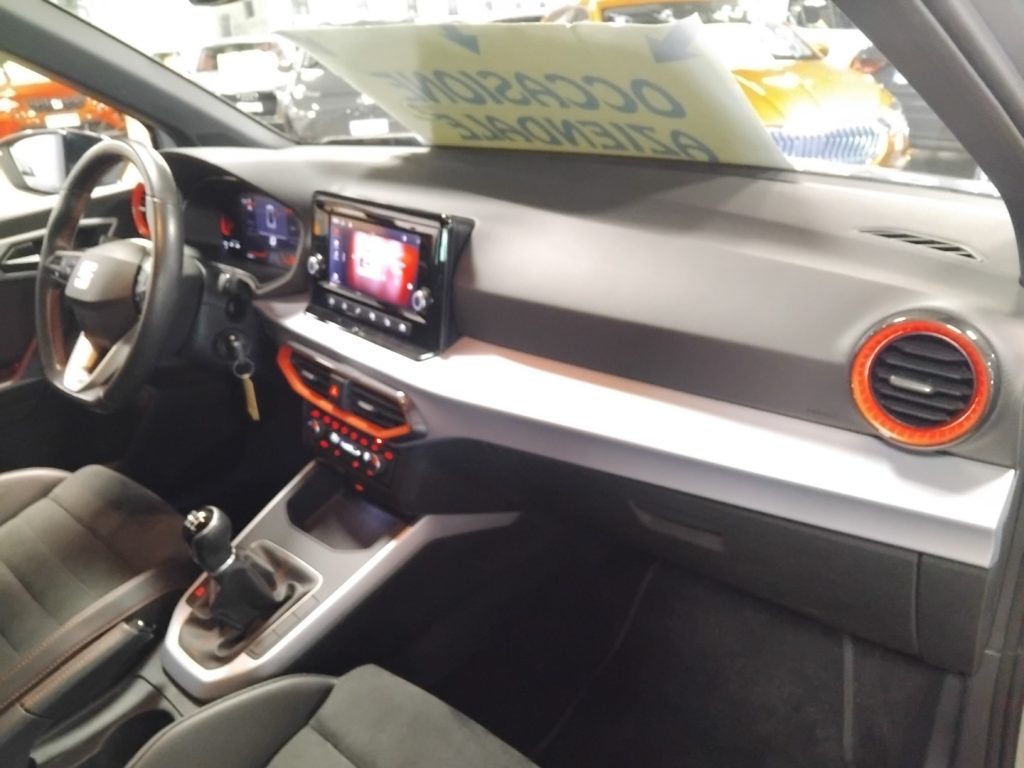 SEAT Arona 1.0 EcoTSI FR 18 LED - 24