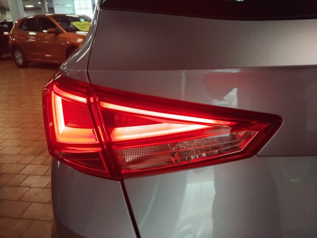 SEAT Arona 1.0 EcoTSI FR 18 LED C/GRIMALDI SPECIAL DAY - 8