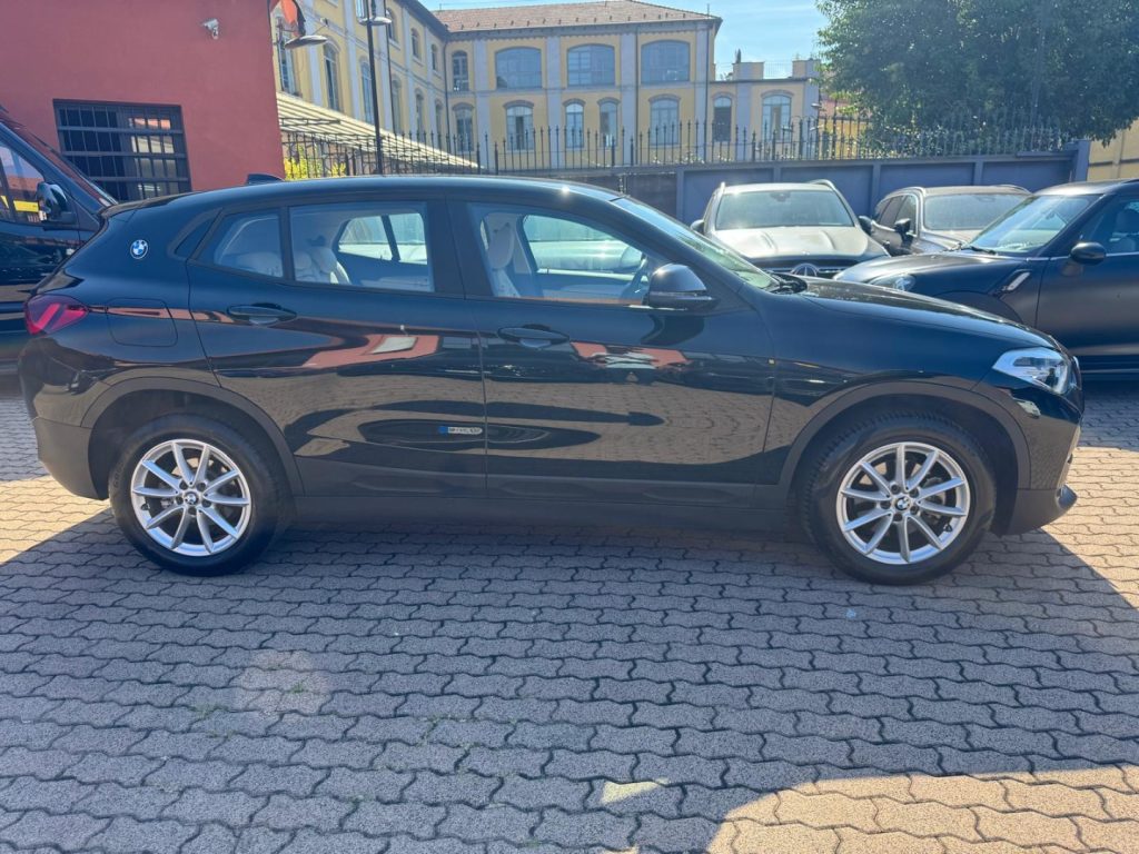 BMW X2 sDrive 18i ADVANTAGE AUTOMATICA - 3