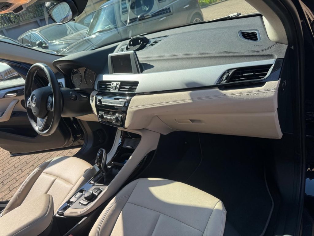 BMW X2 sDrive 18i ADVANTAGE AUTOMATICA - 11
