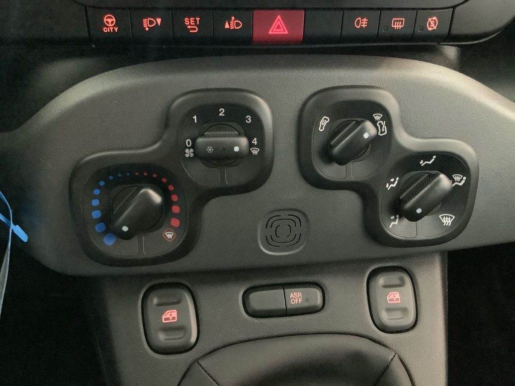 FIAT Panda 1.0 FireFly S&S Hybrid Red - 18