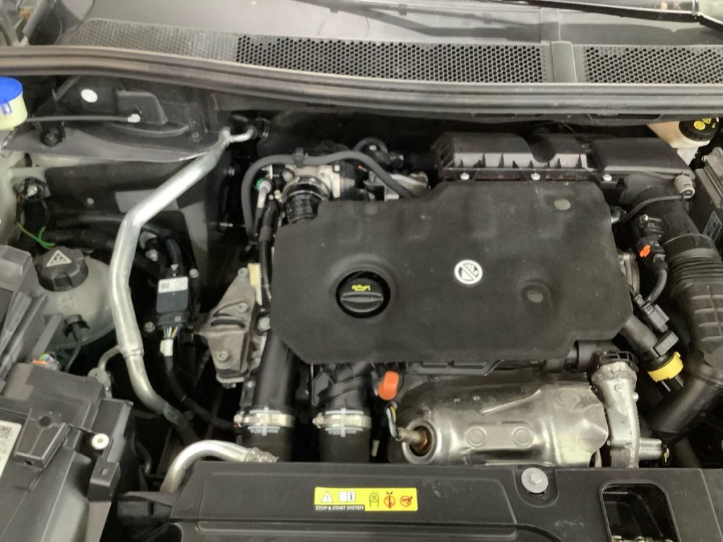 PEUGEOT 3008 BlueHDi 130 S&S EAT8 Allure Pack - 26