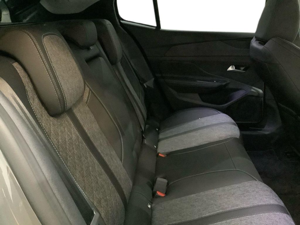 PEUGEOT 408 Hybrid 136 e-DCS6 Allure - 11