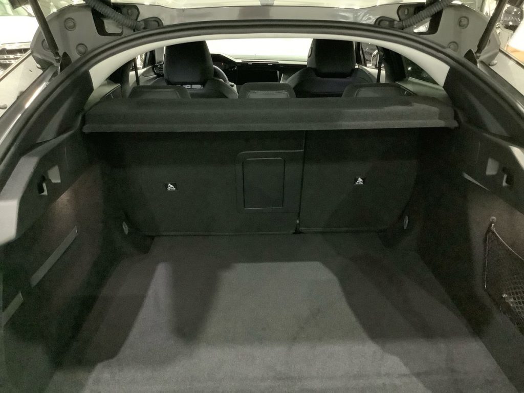 PEUGEOT 408 Hybrid 136 e-DCS6 Allure - 12