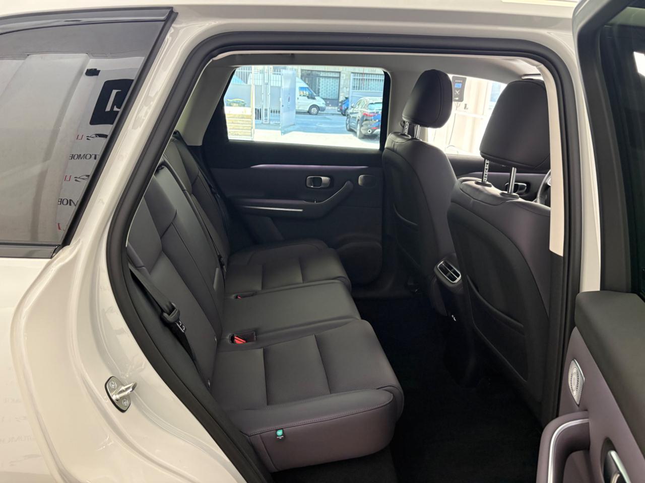 LEAPMOTOR C10 REEV 158kW Design Plug-In Hybrid PREZZO REALE - 23
