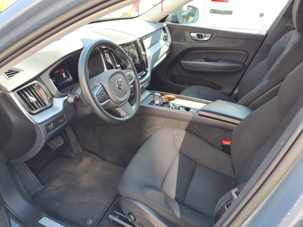 VOLVO XC60 B4 (d) AWD AUTO MOMENTUM N1 *NETTO IVA* - 4