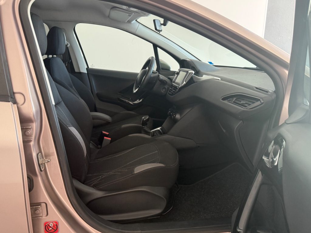 PEUGEOT 208 1° serie 1.2 VTi 82 CV 5 porte Allure - 15