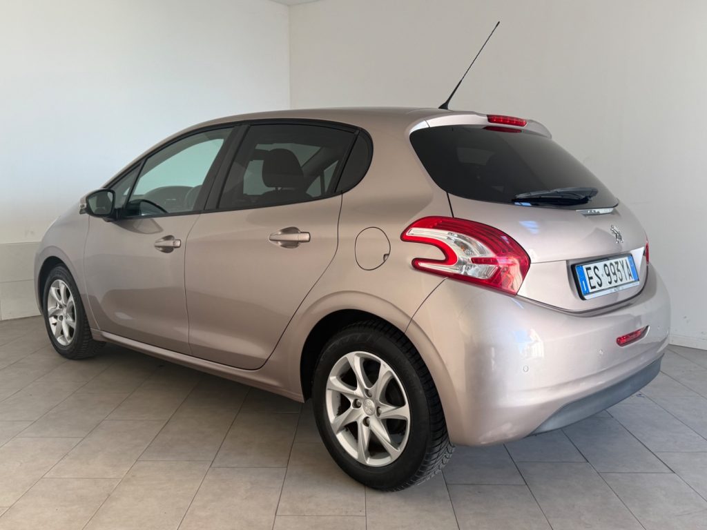 PEUGEOT 208 1° serie 1.2 VTi 82 CV 5 porte Allure - 4