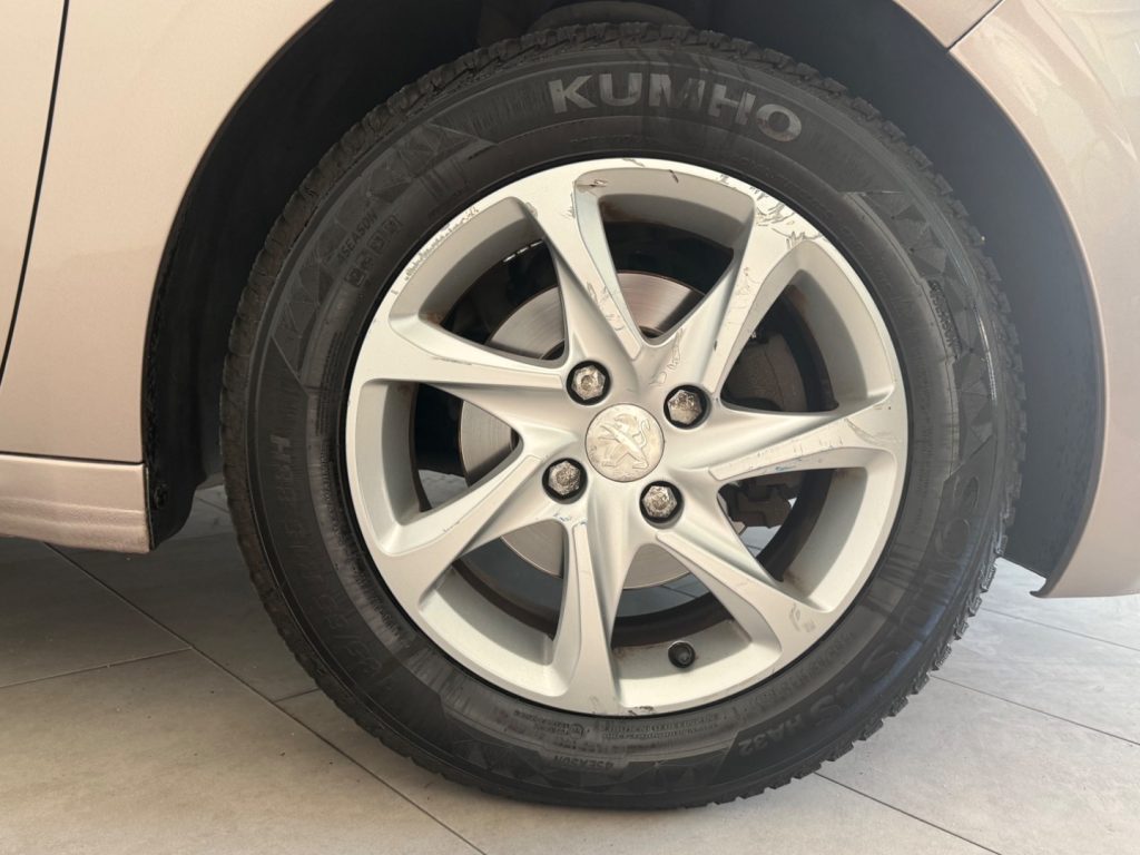 PEUGEOT 208 1° serie 1.2 VTi 82 CV 5 porte Allure - 8