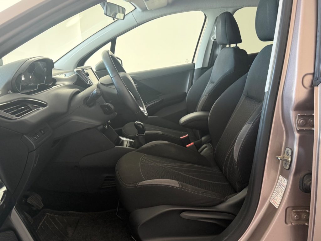 PEUGEOT 208 1° serie 1.2 VTi 82 CV 5 porte Allure - 9