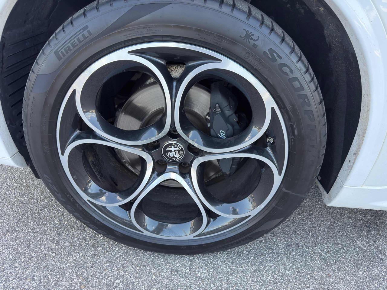 Clicca per ingrandire Stelvio - 2.2 Turbodiesel 210 CV AT8 Q4 Veloce Tì