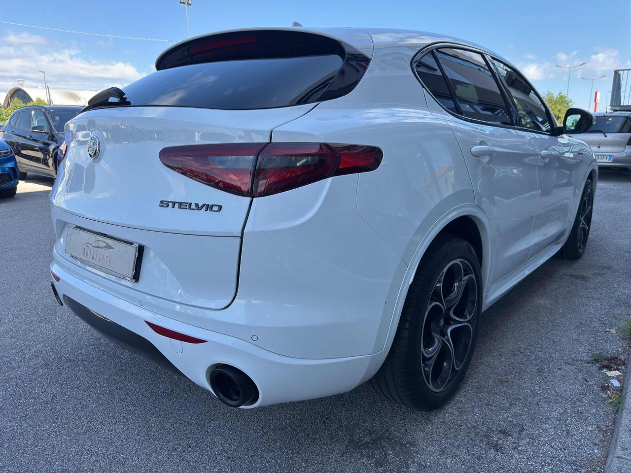 Clicca per ingrandire Stelvio - 2.2 Turbodiesel 210 CV AT8 Q4 Veloce Tì