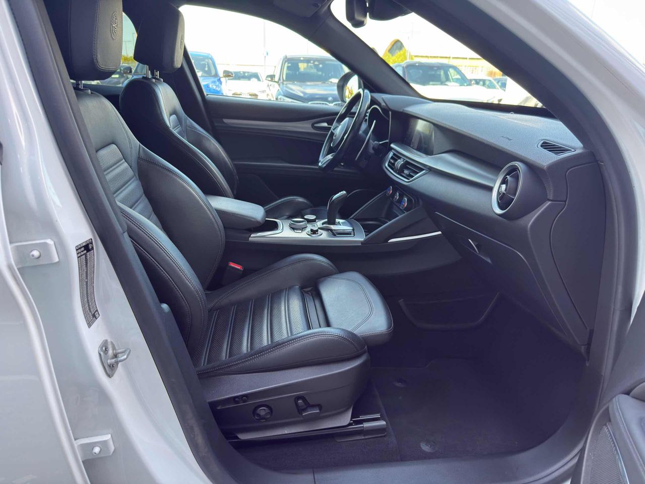 Clicca per ingrandire Stelvio - 2.2 Turbodiesel 210 CV AT8 Q4 Veloce Tì