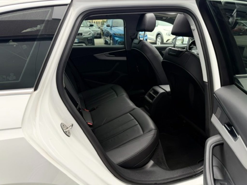 Clicca per ingrandire A4 - 40 TDI 204CV MHEV TETTO APRIBILE/RADAR
