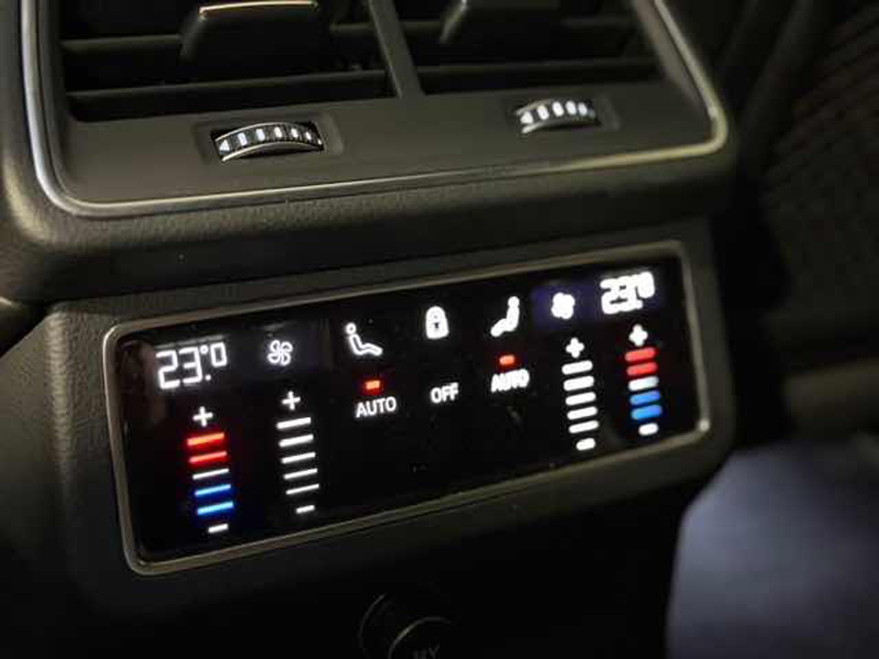 Clicca per ingrandire A6 - Avant 50 3.0 TDI SLINE /RADAR/GANCIO/BLACK EDITION