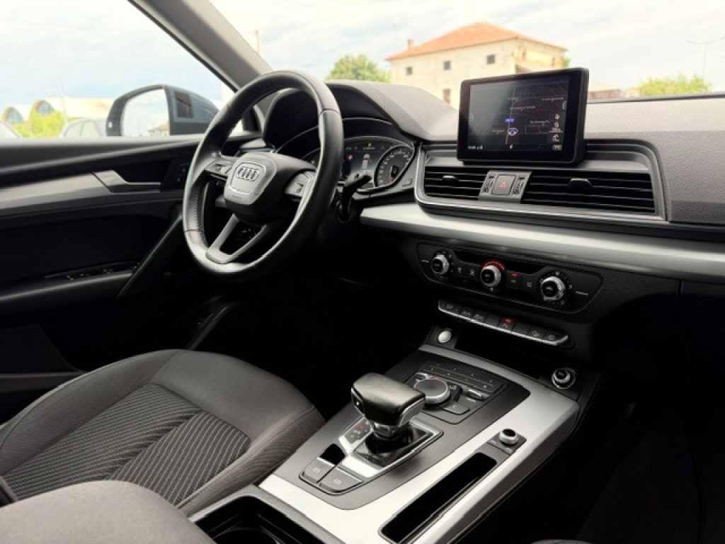 Clicca per ingrandire Q5 - 2.0 TDI 190 CV quattro S tronic Sport