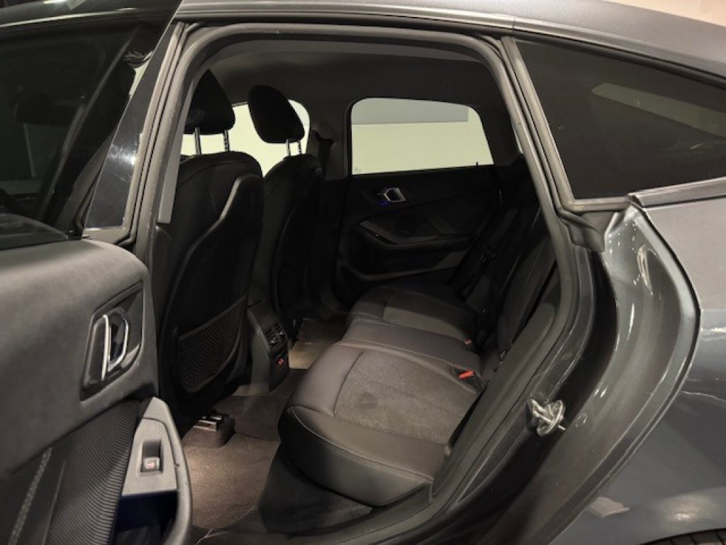 Clicca per ingrandire 216 - d Gran Coupé Sport aut.