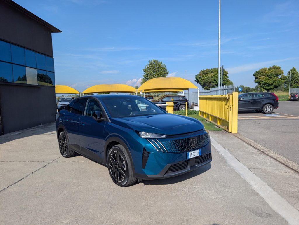 PEUGEOT 3008 Hybrid 145 e-DCS6 Allure Aziendale Garanzia->07/29 - 3